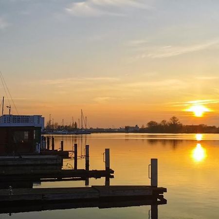 Hausboot Wilhelmshaven - Traum Unterkunft An Der Jade Экстерьер фото