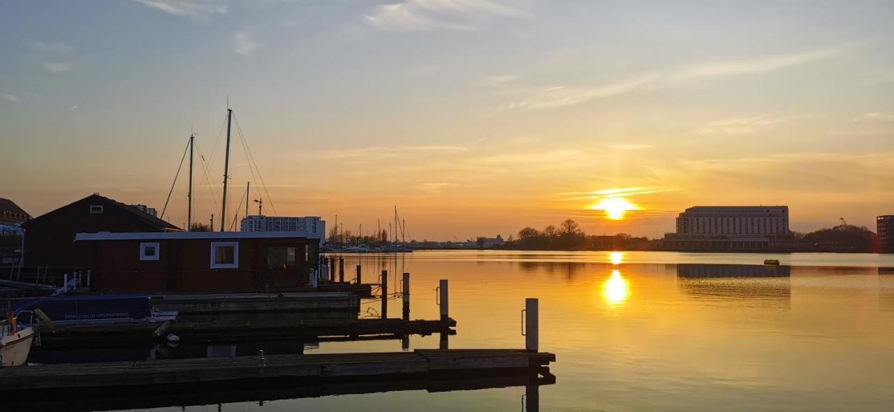 Hausboot Wilhelmshaven - Traum Unterkunft An Der Jade Экстерьер фото